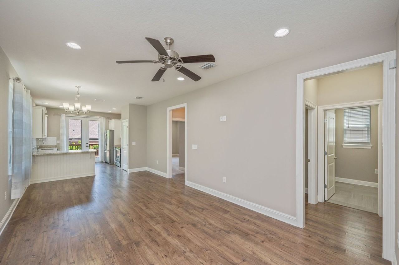 401 King St - Photo 6 of 45
