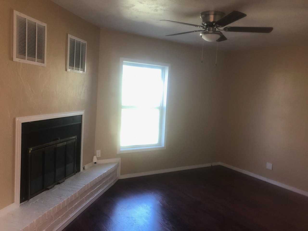 704 Deane Dr - Photo 2 of 14