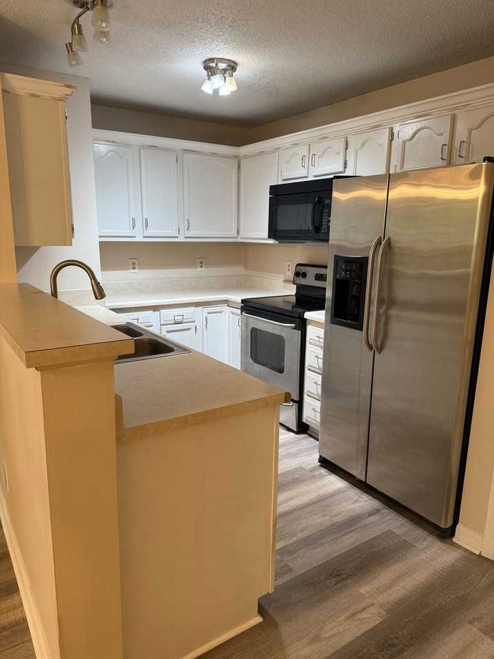 6704G W Friendly Ave - Photo 3 of 11