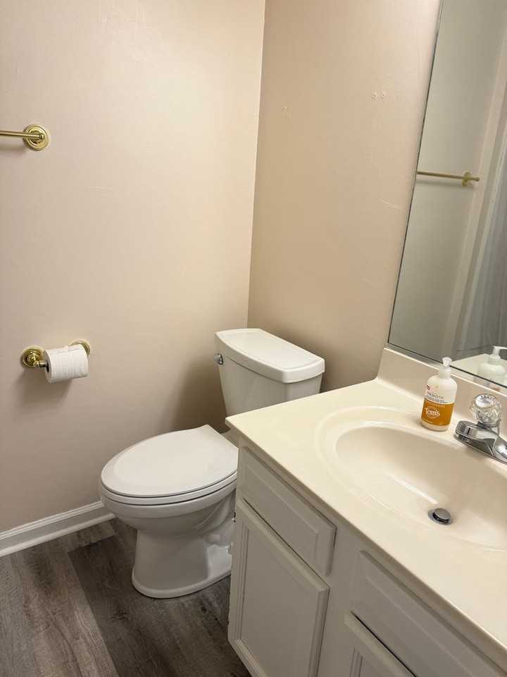 6704G W Friendly Ave - Photo 7 of 11