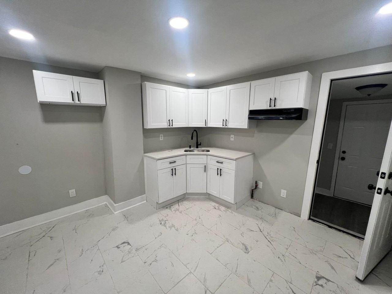 373 Saint Joes Ave - Photo 3 of 10