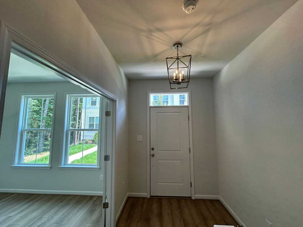 101 Avenda Ln - Photo 4 of 33