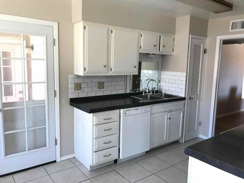 10229 Ashwood Dr - Photo 2 of 15