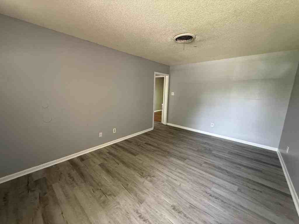 1204 S 7th St - Photo 5 of 38