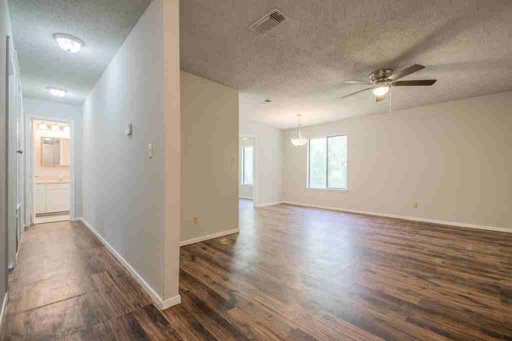 242 W Mcfarland St Apt D - Photo 3 of 13