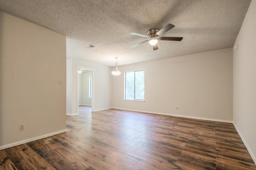 242 W Mcfarland St Apt D - Photo 4 of 13