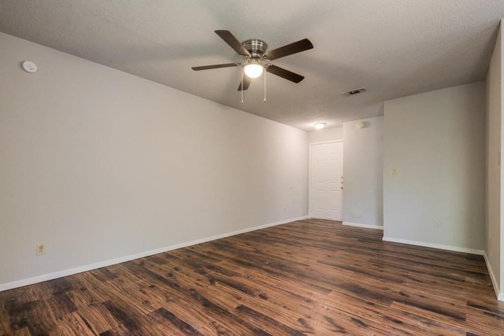 242 W Mcfarland St Apt D - Photo 5 of 13