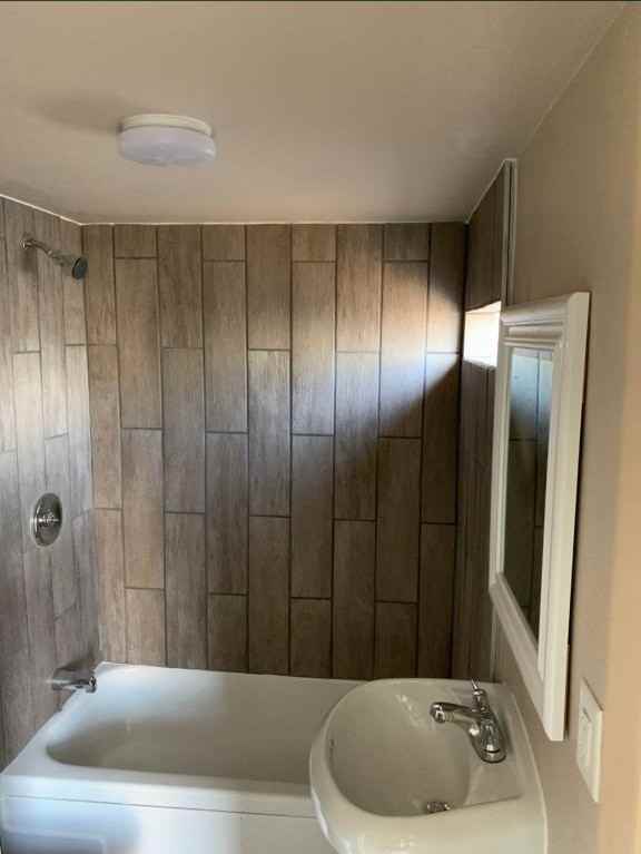 226 W Delano St - Photo 4 of 8