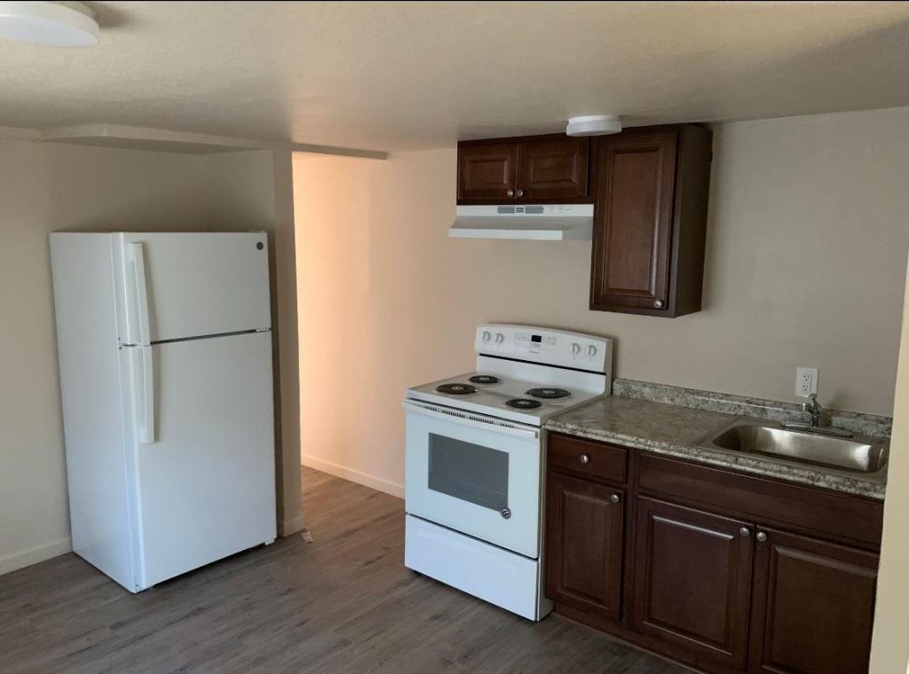 226 W Delano St - Photo 6 of 8