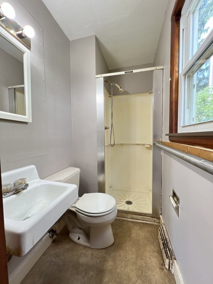 1258 University Ave #1 - Photo 5 of 5