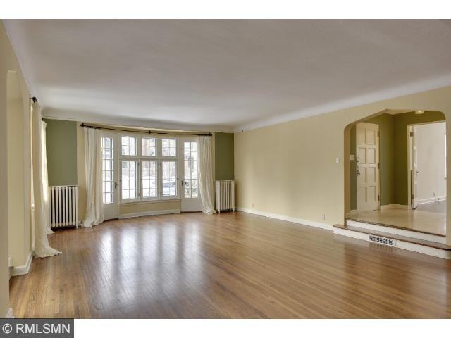 1921 Humboldt Ave S #1 - Photo 3 of 18