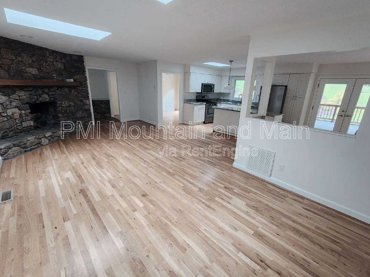 53 Jump Cove Rd - Photo 4 of 39