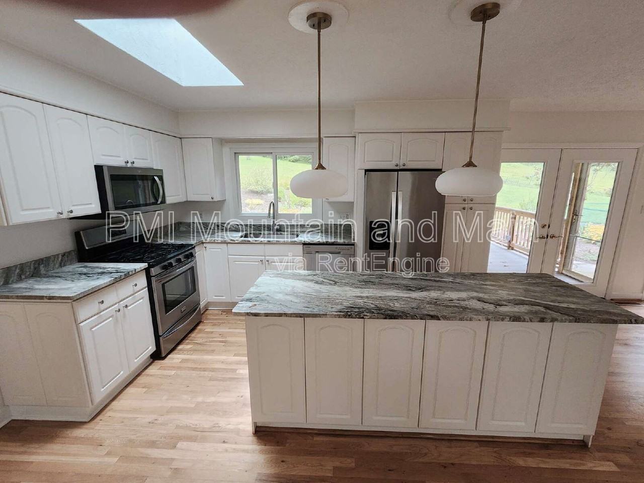 53 Jump Cove Rd - Photo 7 of 39