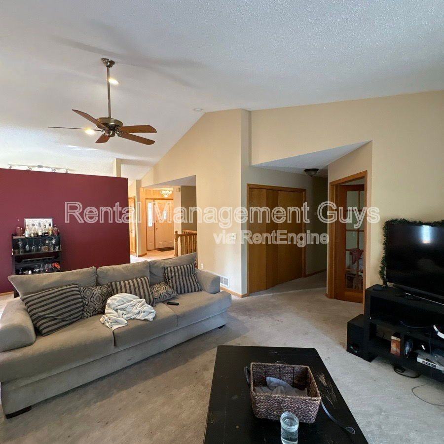 726 E Nicollet Blvd - Photo 3 of 22