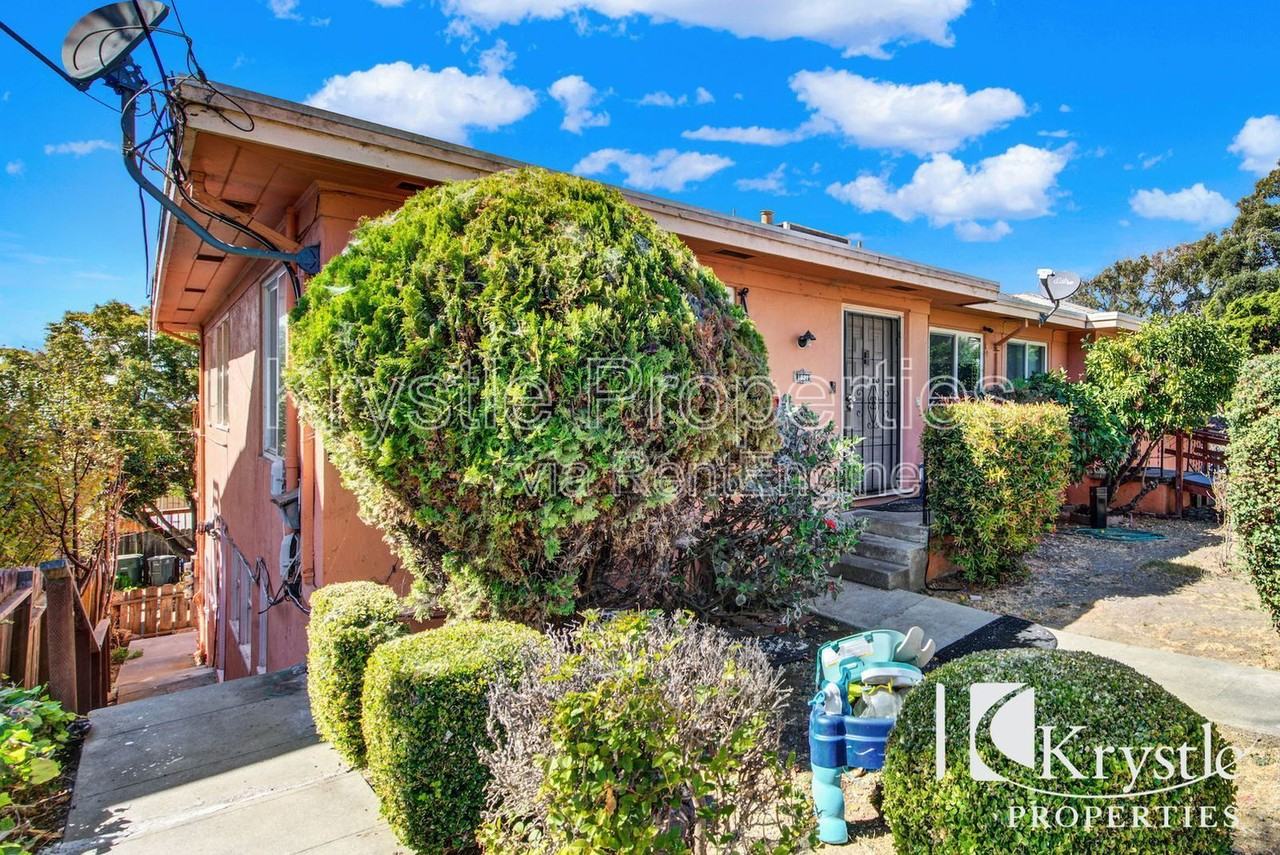 1029 Sutter St - Photo 2 of 20