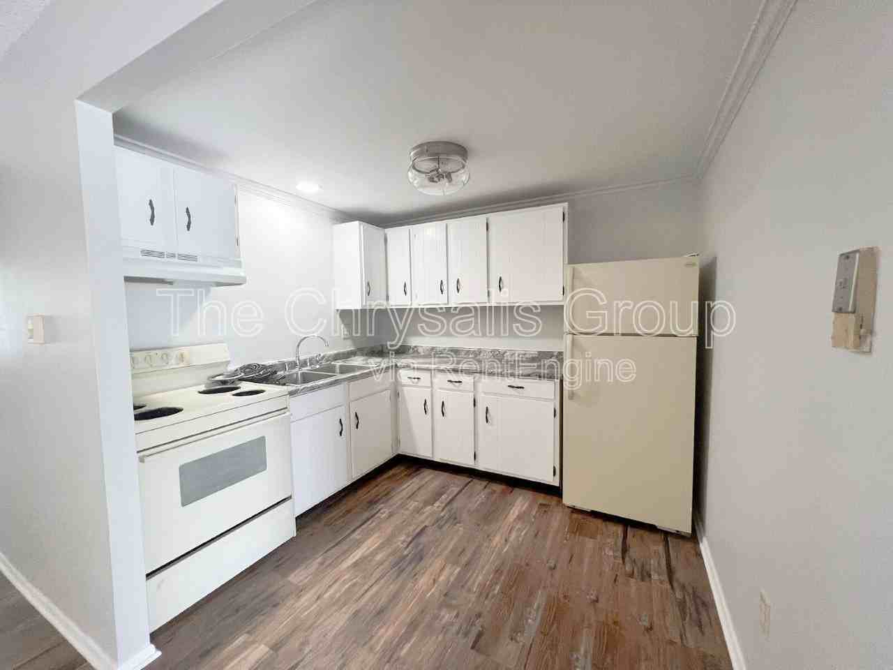 2404 Marquette Rd #3 - Photo 4 of 19