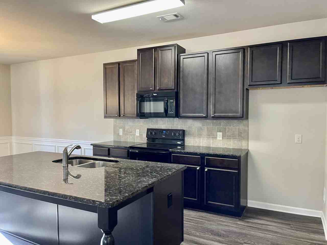 7260 Silk Tree Pointe - Photo 2 of 32