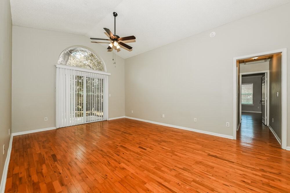 2877 Sutton Estates Cir N - Photo 3 of 16