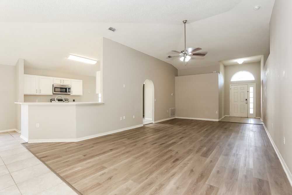 11157 Wyndham Hollow Ln - Photo 5 of 16