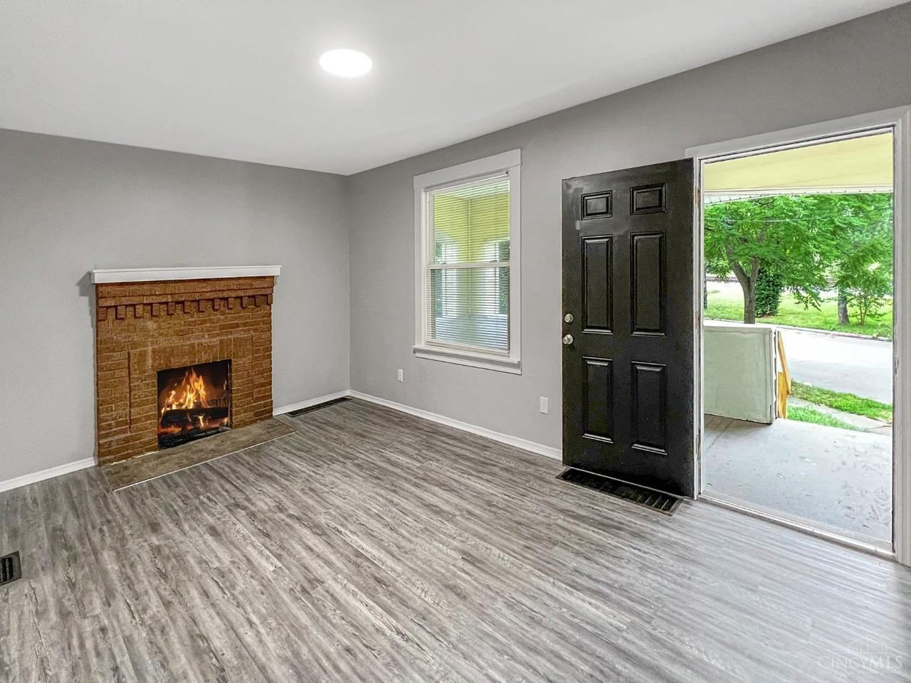 8201 Burns Ave - Photo 3 of 14