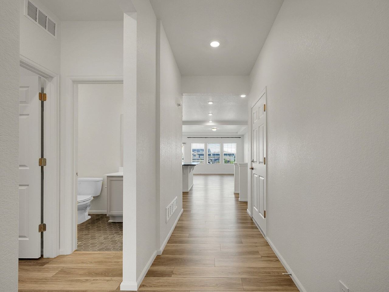 1089 Larkspur Dr - Photo 2 of 50
