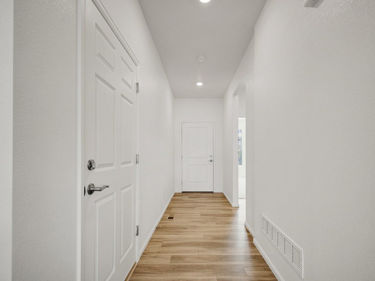 1089 Larkspur Dr - Photo 3 of 50