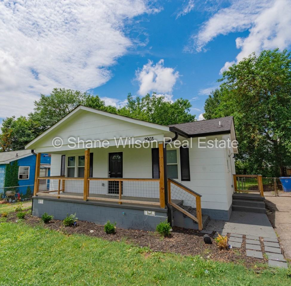 2903 S Hawthorne St - Photo 2 of 12
