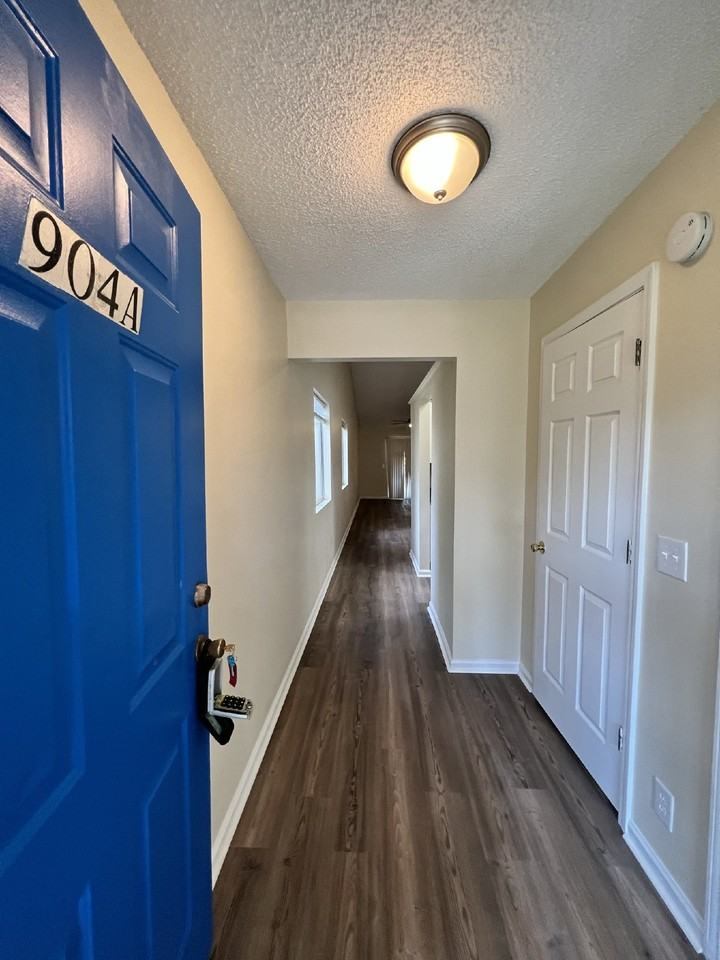 904 Brett Dr Apt A - Photo 2 of 14
