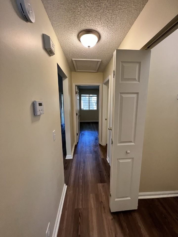 904 Brett Dr Apt A - Photo 3 of 14