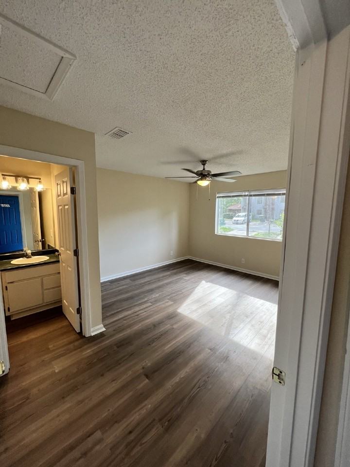 904 Brett Dr Apt A - Photo 5 of 14