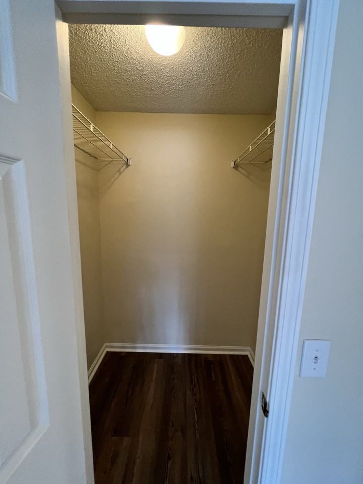 904 Brett Dr Apt A - Photo 6 of 14