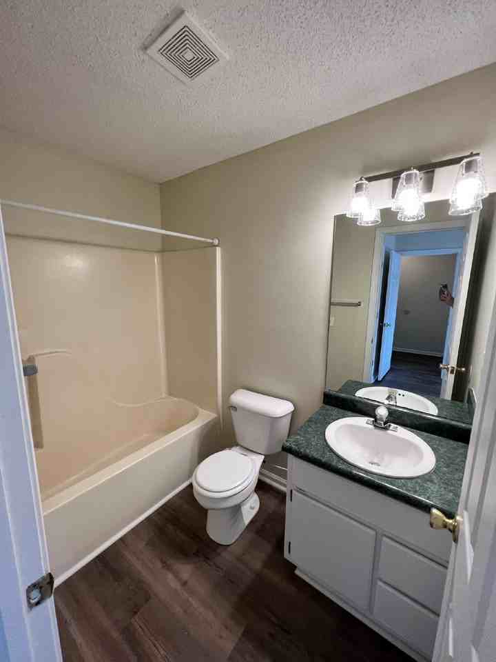 904 Brett Dr Apt A - Photo 7 of 14