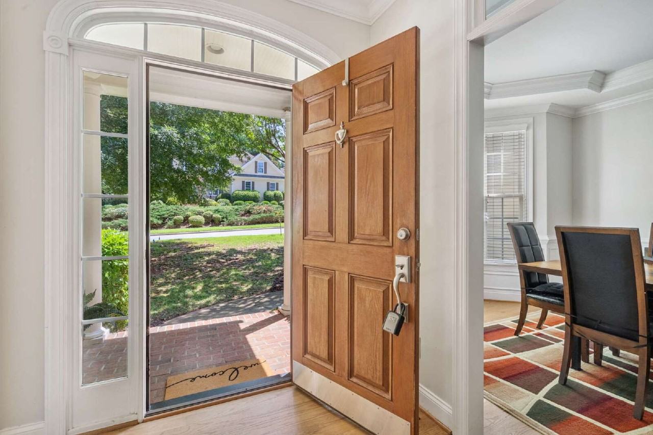 117 Buckhurst Dr - Photo 4 of 50