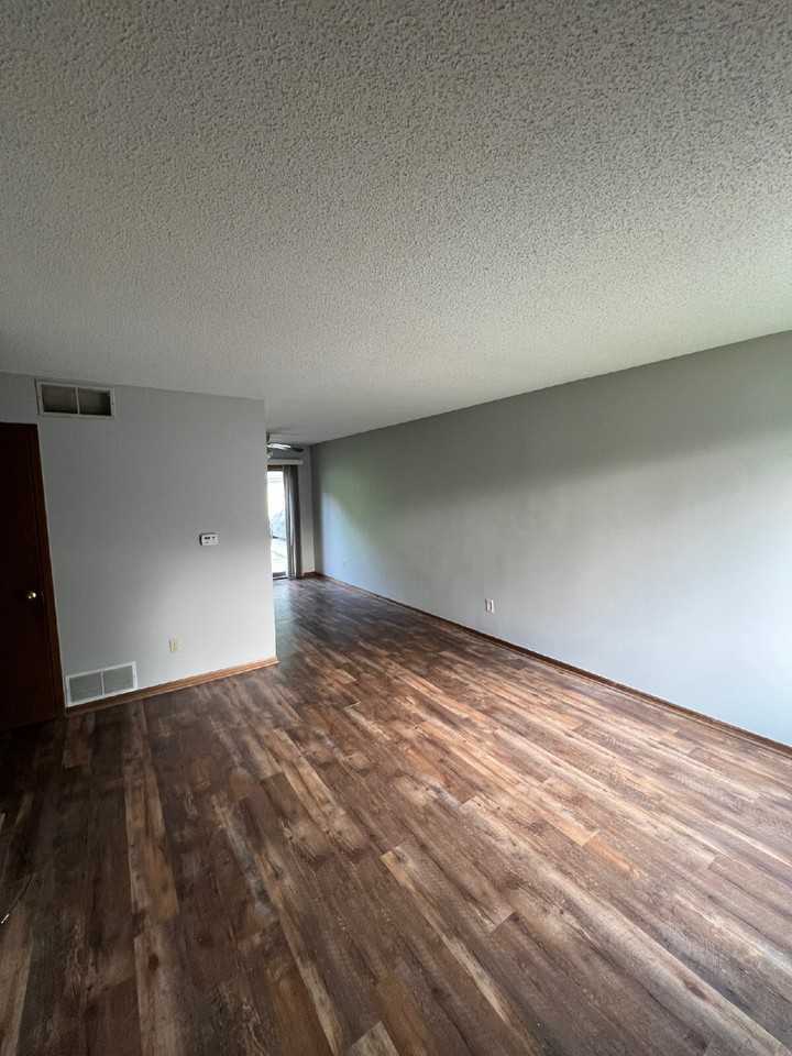 4035 57th St - Photo 2 of 23