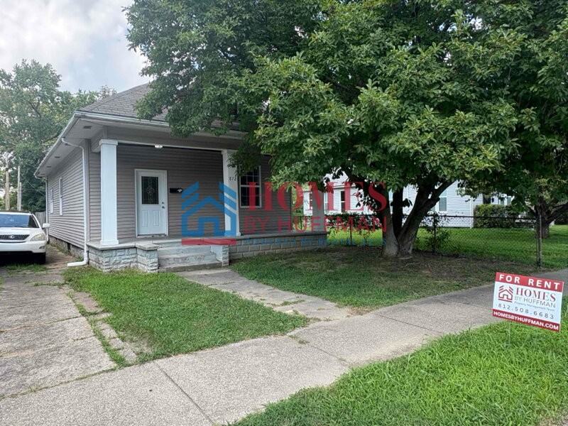 872 Lincoln Ave - Photo 2 of 14