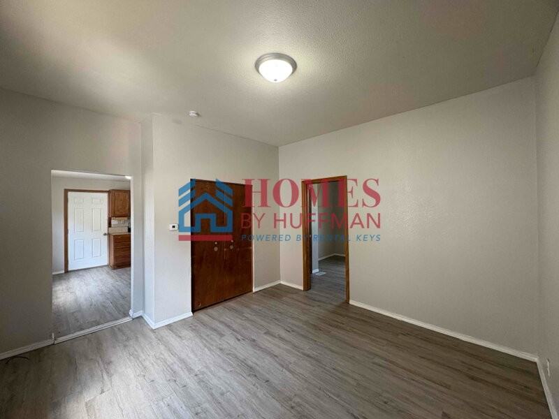 872 Lincoln Ave - Photo 3 of 14