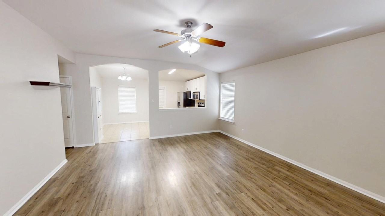 6204 Griffith Loop - Photo 6 of 28