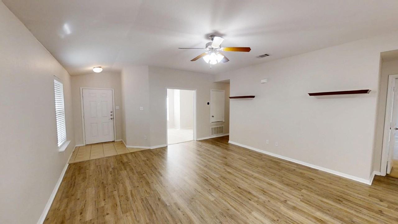 6204 Griffith Loop - Photo 7 of 28
