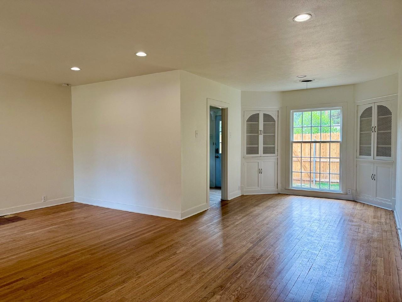 2832 24th St - Photo 5 of 17