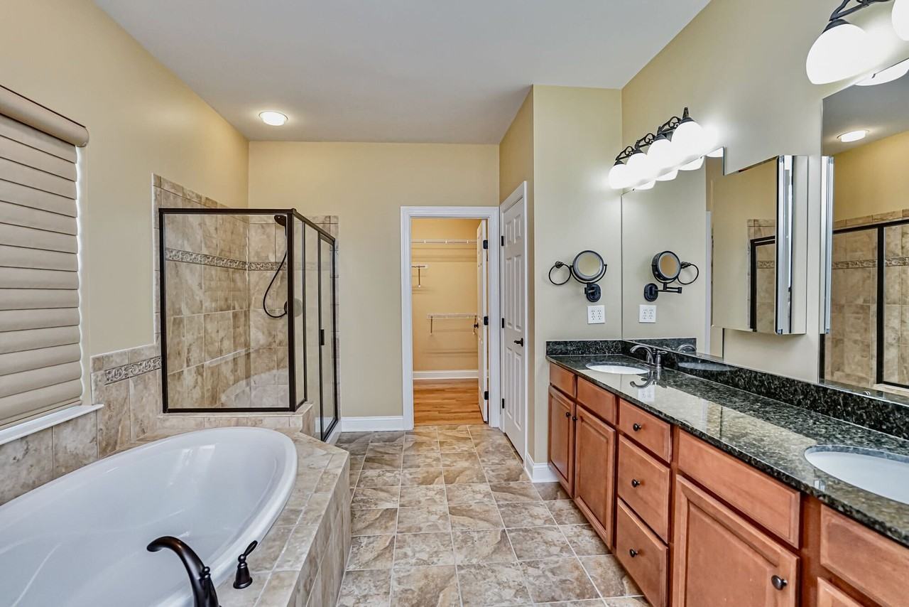 100 Little Pond Dr - Photo 3 of 31