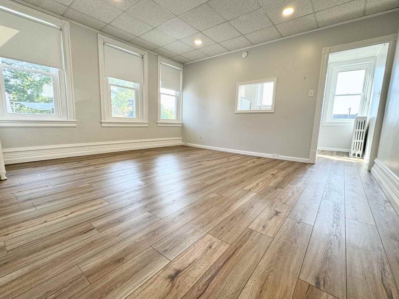 202 E Market St - Photo 3 of 8