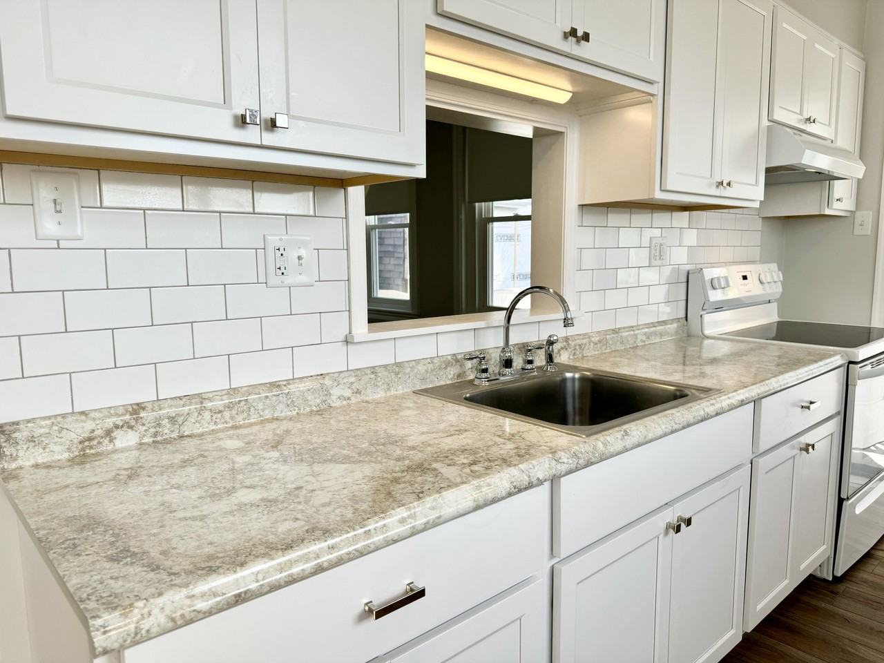 202 E Market St - Photo 2 of 8