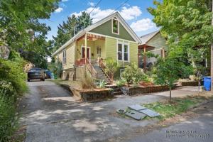 featured image of 524 Ne Brazee St