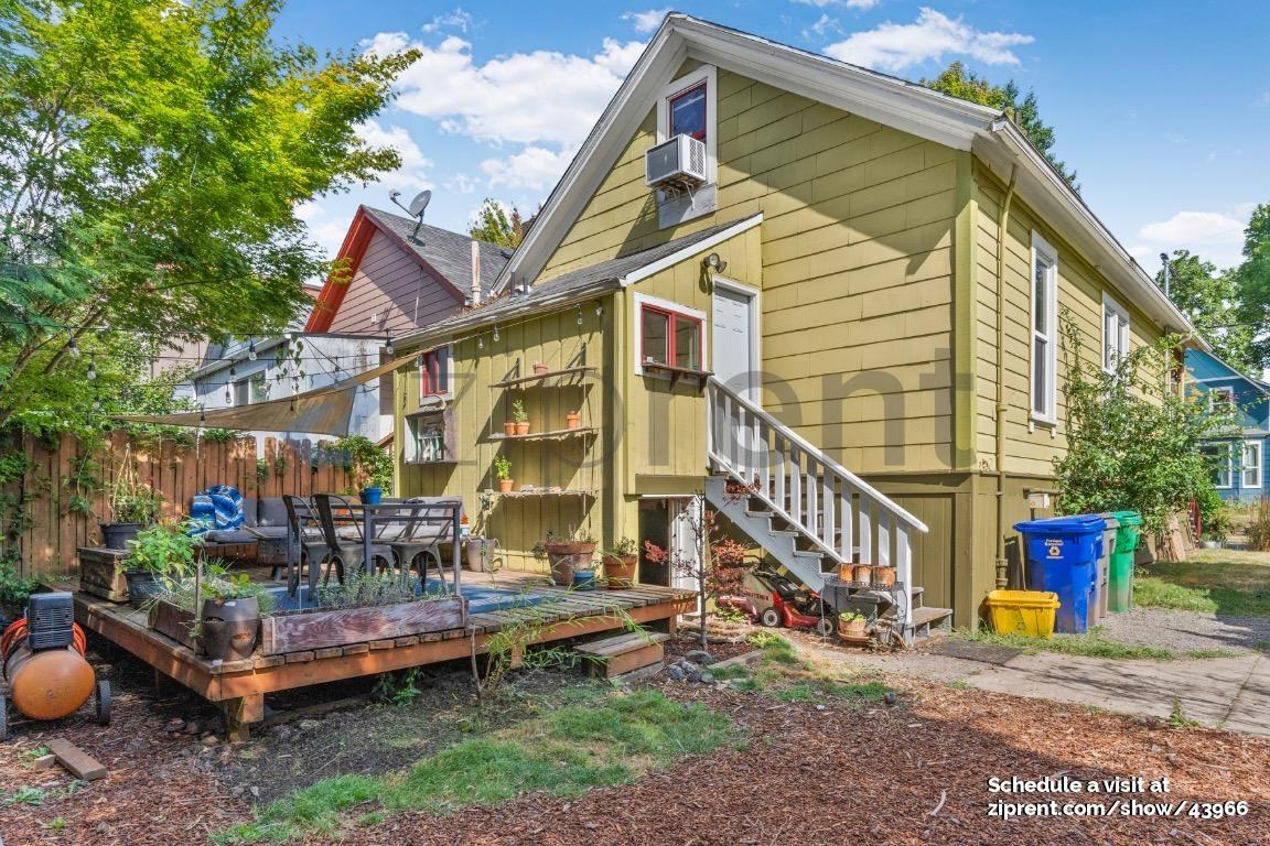 524 Ne Brazee St - Photo 4 of 17