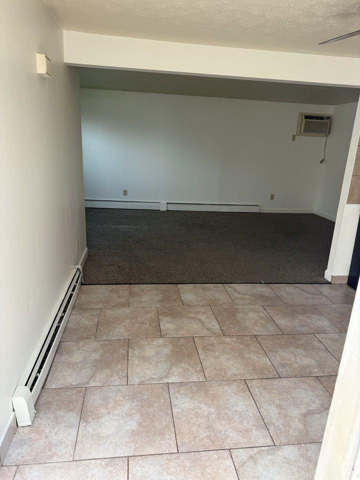 155 Westminster Ave - Photo 3 of 7