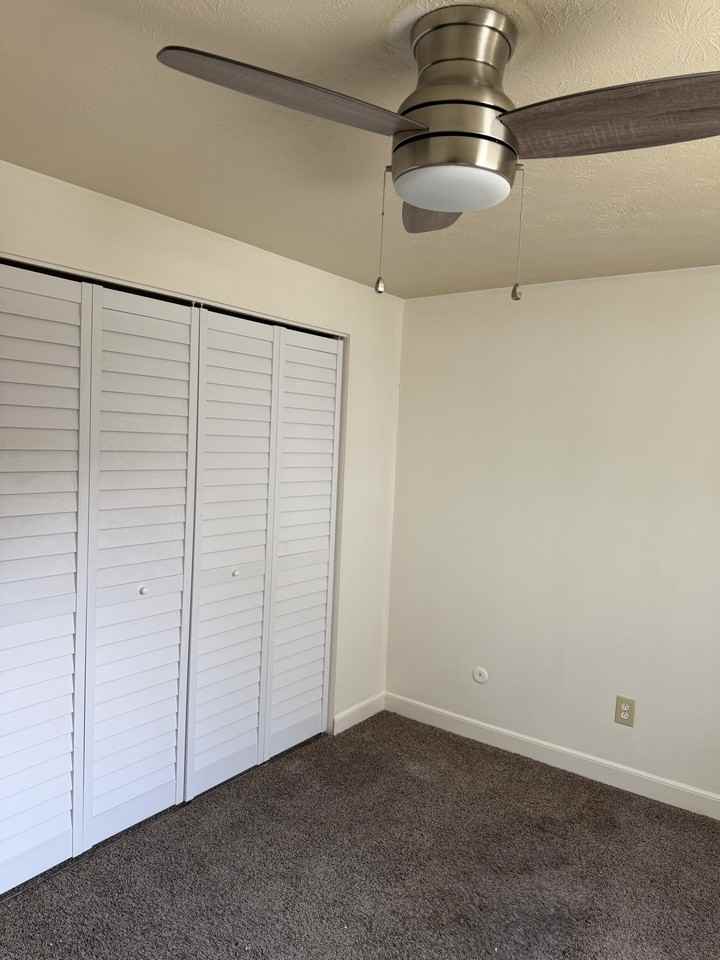 155 Westminster Ave - Photo 2 of 7