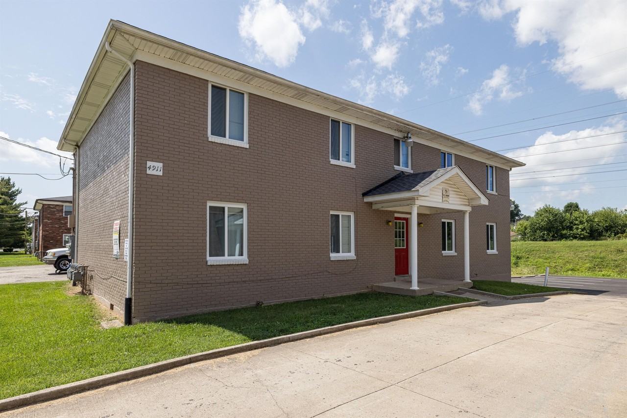 4913 Saddlebrook Ln #4 - Photo 6 of 14