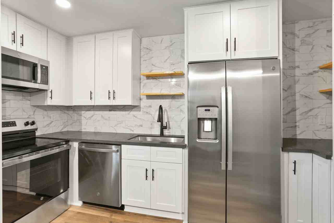 4421 4421 Burgundy - 202 #202 - Photo 3 of 11