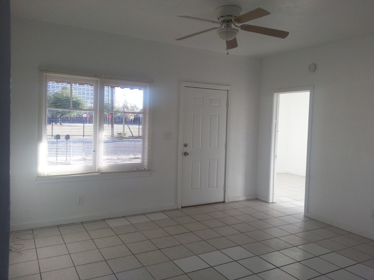 1622 W Polk St #NA - Photo 3 of 6