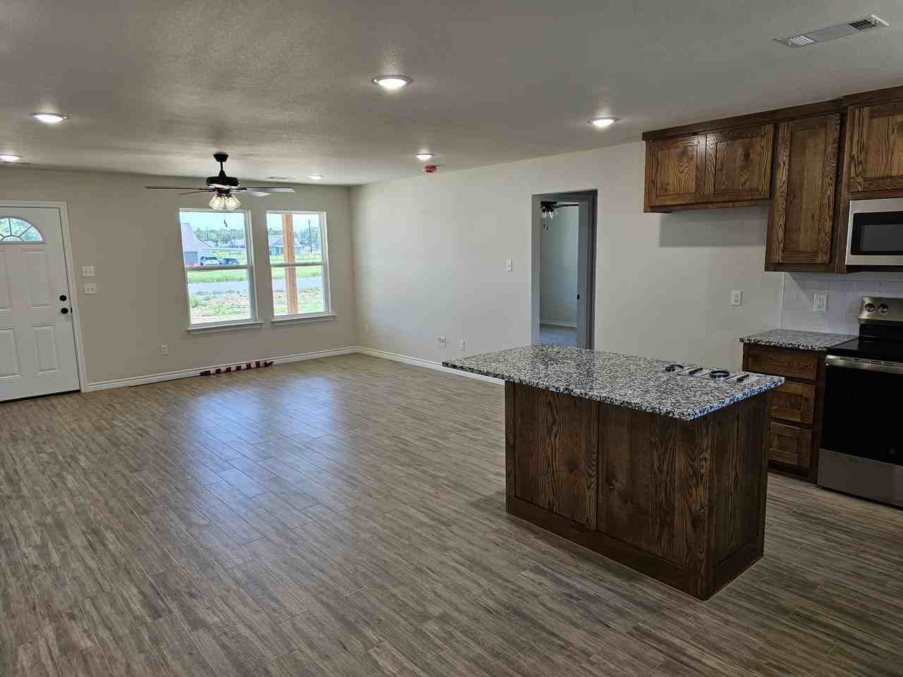 1013 Brown Ct #NA - Photo 2 of 10